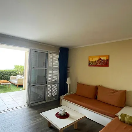2 Pieces En Rez-de-jardin Avec Vue Mer, Piscine Et Parking A Saint-raphael - Fr-1-504-567 Apartment