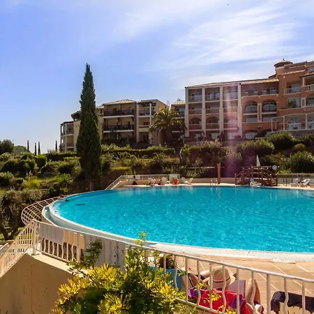2 Pieces En Rez-de-jardin Avec Vue Mer, Piscine Et Parking A Saint-raphael - Fr-1-504-567 *